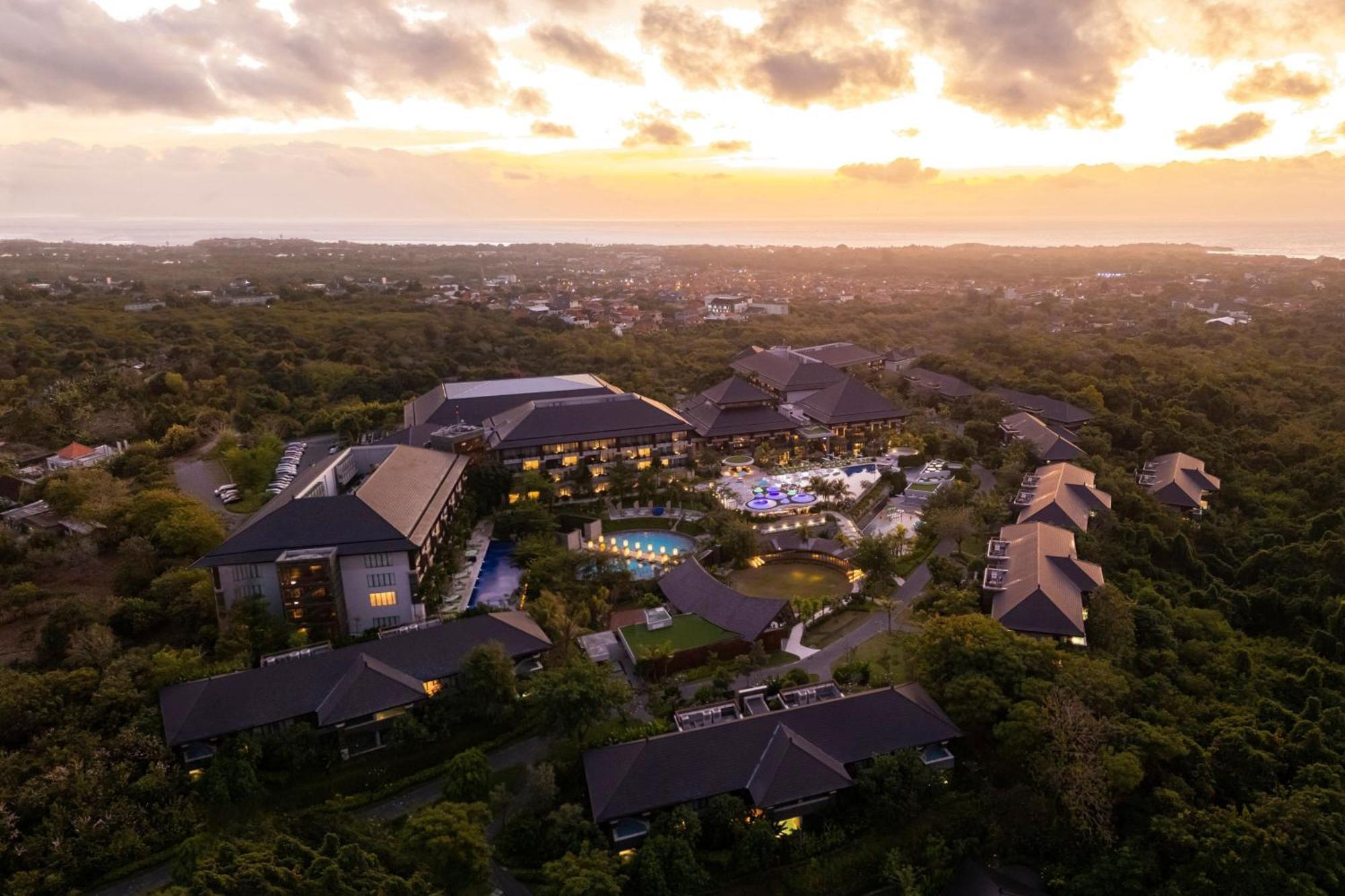 Renaissance Bali Nusa Dua Resort Exterior photo Aerial view of the resort