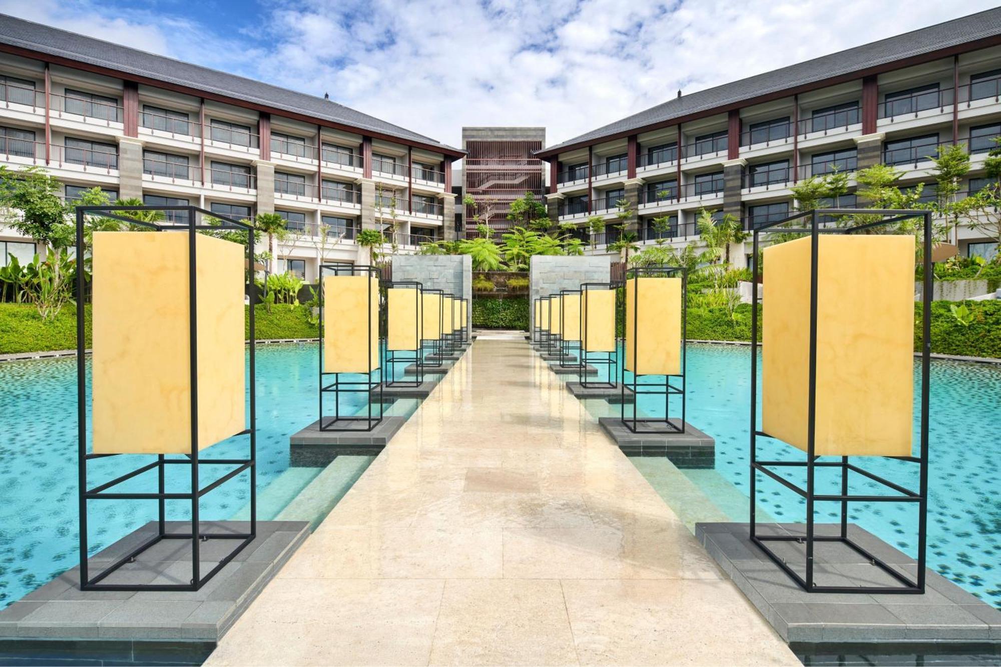 Renaissance Bali Nusa Dua Resort Exterior photo The hotel's main pool